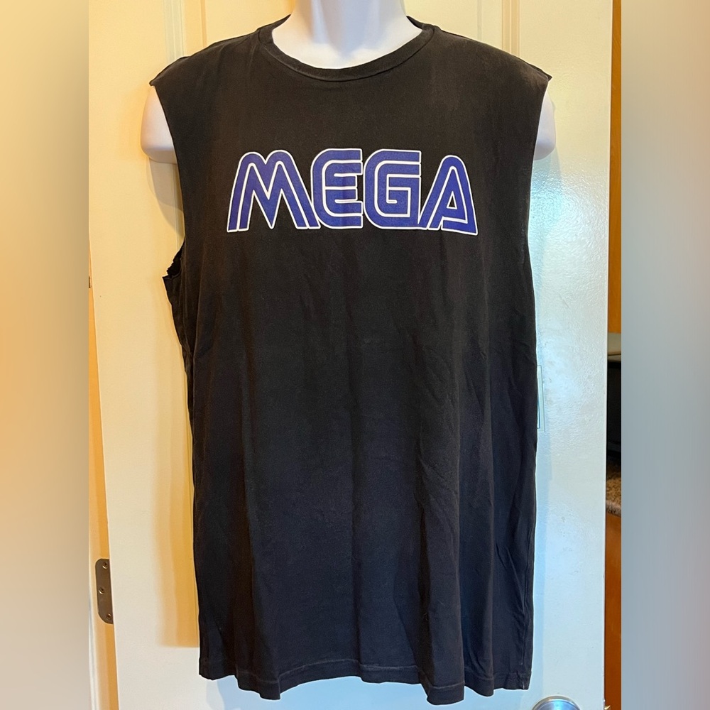 MEGA black sleeveless soft vintage dyed graphic Tee activewear gym NWT Small